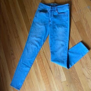 Light Wash High Rise Skinny Jegging